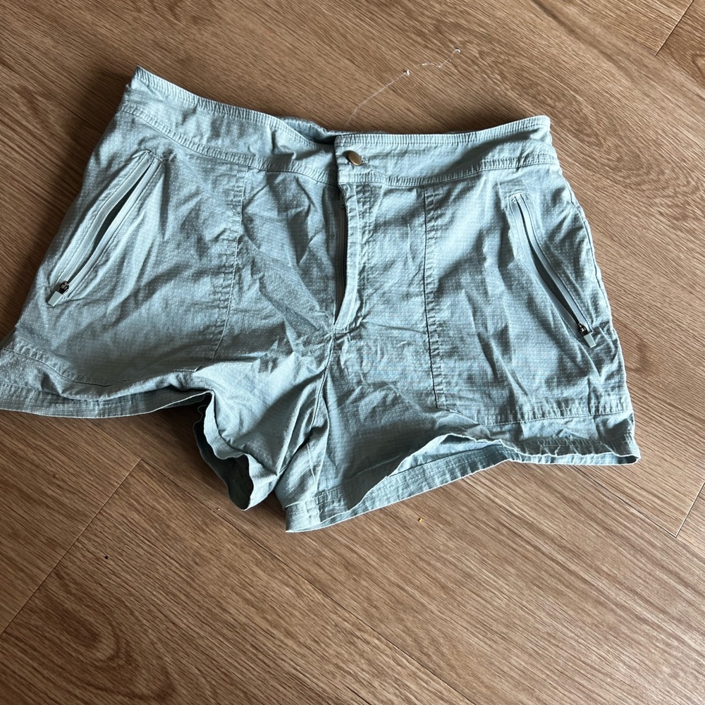 Cambridge Dry Goods Women's Light Green Cargo Shorts
